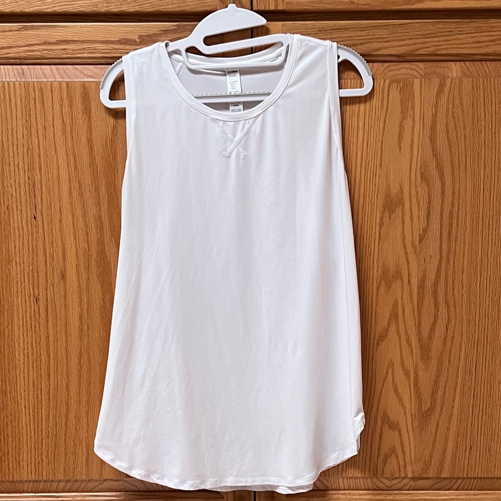 G4 Free White Women's Tank Top, EUC, Size L